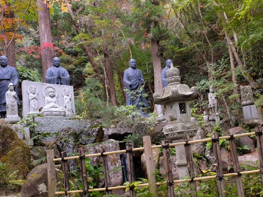 Statues des moines fondateurs de la secte bouddhiste Shingon