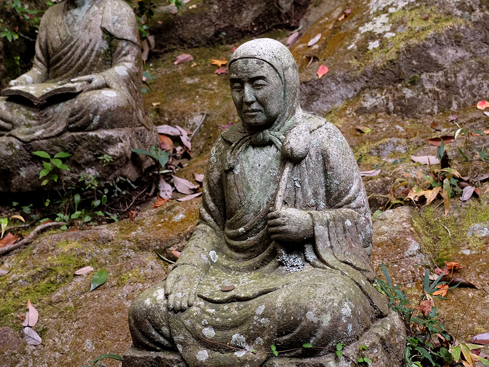 Statuettes bouddhiques à Mitaki