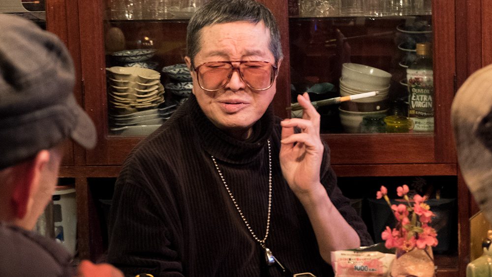 "Madame" propriétaire depuis 32 ans du snack-bar Chante ! à Hiroshima
