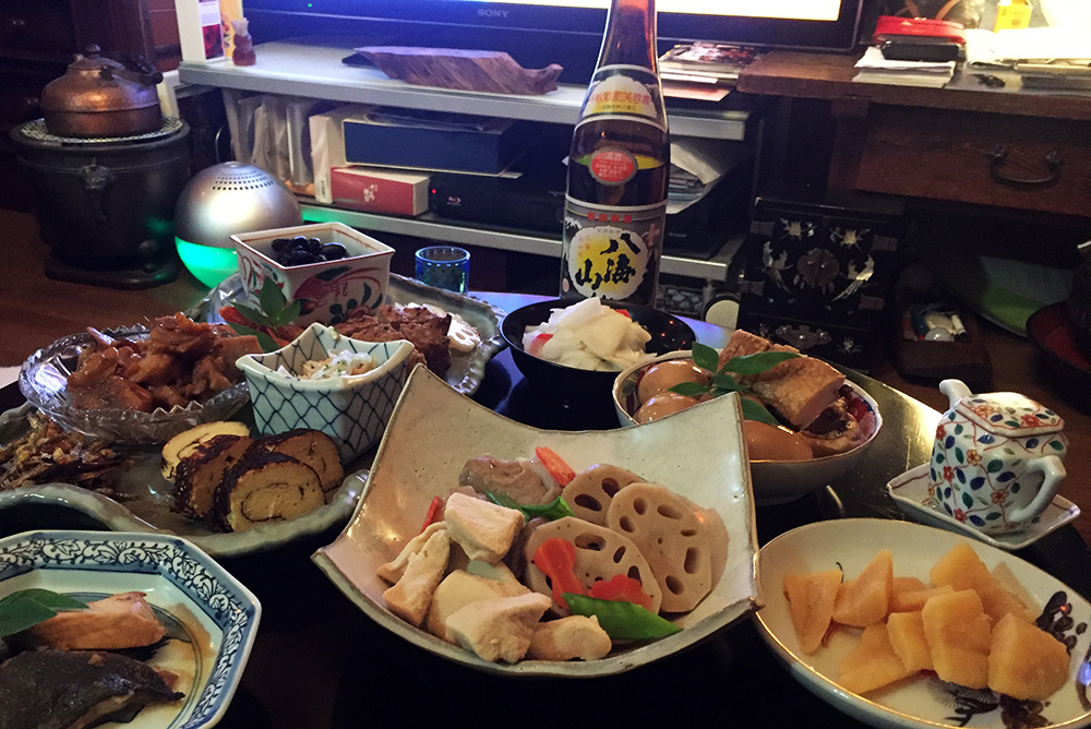 repas o-sechi pour shōgatsu dans une famille japonaise