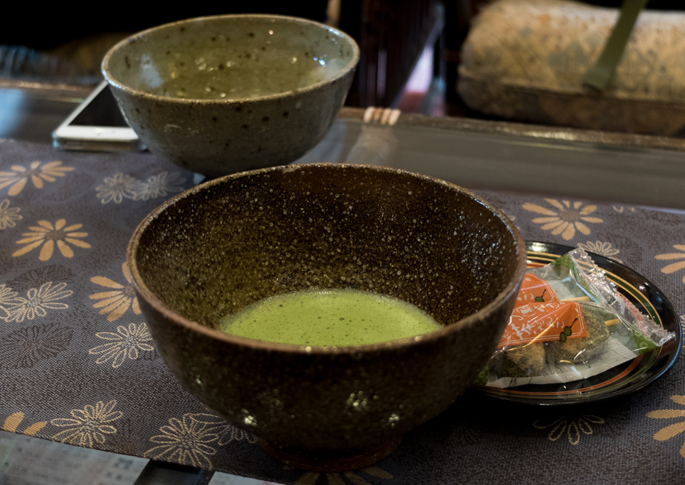 Thé vert Matcha et wagashi