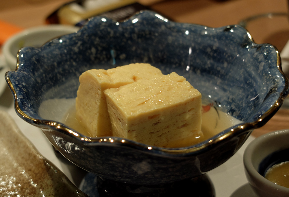 だし巻き卵　dashimakitamago (omelette japonaise)