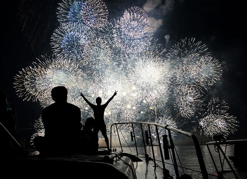 feux d'artifice d'Ujina 2016 en pleine mer Hiroshima