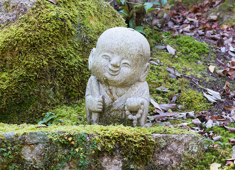Statue de jizo près du temple Diasho-in, Miyajima